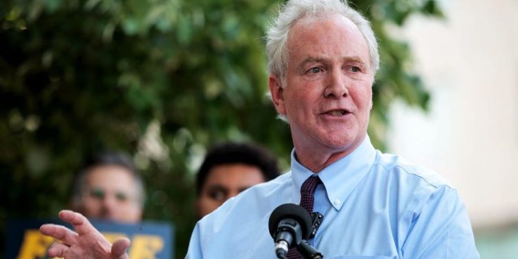 Senate progressive accuses Trump of ‘mafia-style blackmail’ in shutdown fight