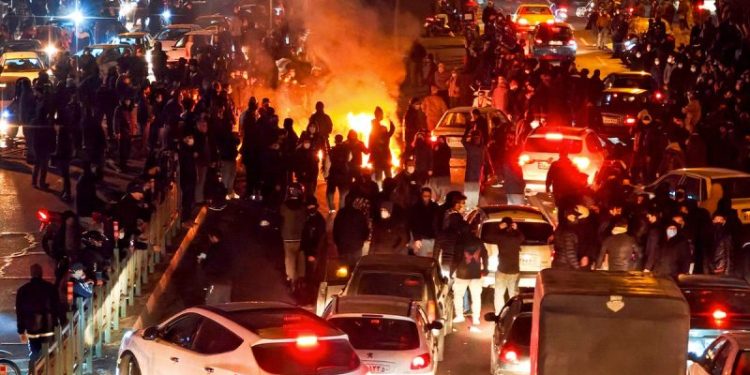 Trump told Iran has halted killings amid mounting protest pressure